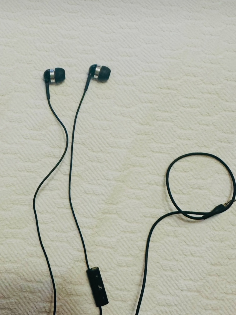 Sennheiser MM 70i Wired Earbuds Headset  in ear headphones